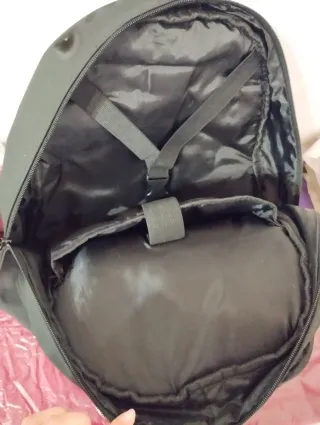 Zaino gommato con zip nero