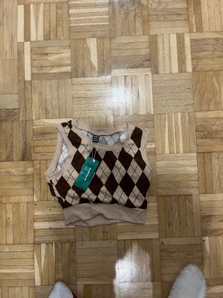 Top SHEIN de rombos beige y marrón