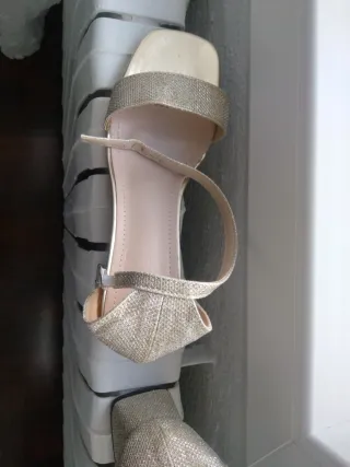 Sandalias doradas n. 38 sin estrenar