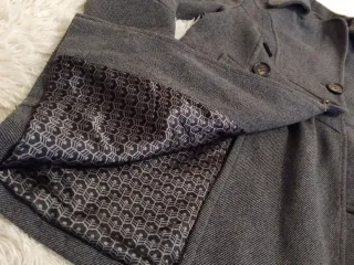 Abrigo gris, válido para premamá