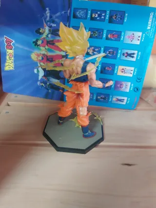Figura Goku Super Saiyajin Dragon Ball