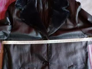 Abrigo polipiel negro