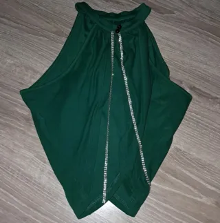Top verde con cadenas