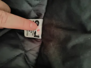 Abrigo acolchado nieve rojo y negro