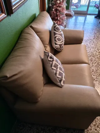 Sofá de piel 2 plazas beige