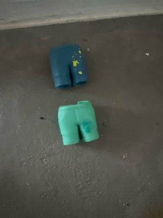 Muñeca pequeña con accesorios