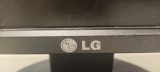 Pantalla LG, Teclado y Ratón USB Negro