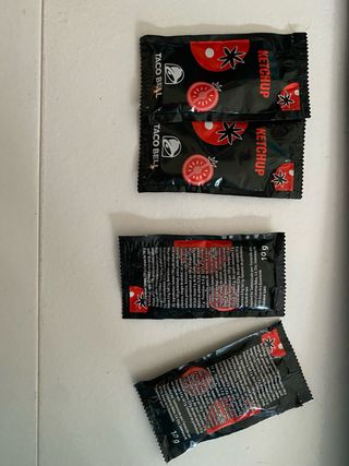 Bolsas Kétchup Taco Bell tocadas por gesus