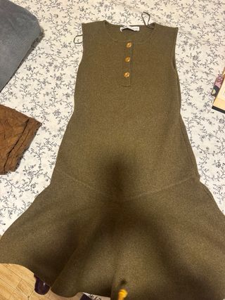 Vestido Zara verde oliva una sola puesta