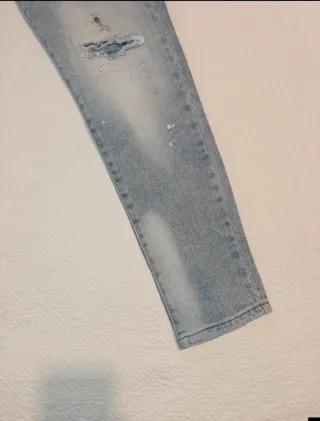 Pantalón vaquero Zara roto desgastado