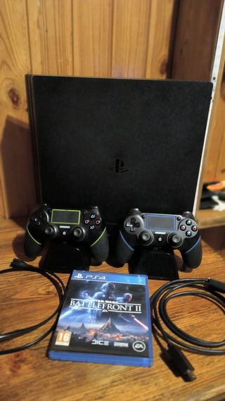 PS4 Pro Nera + Accessori