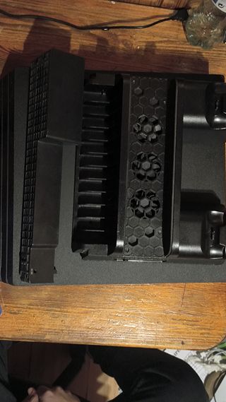 PS4 Pro Nera + Accessori