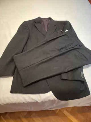 Traje Emilio Tucci gris oscuro