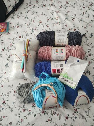 Lote lanas y accesorios crochet