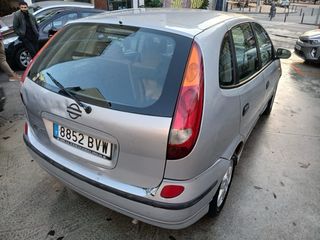Nissan Almera 2002