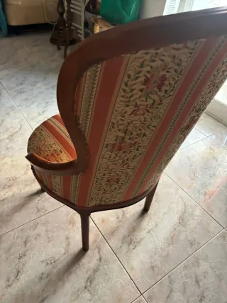 Sillón Clásico Madera Maciza Tapizado