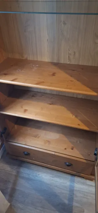 Vitrina de madera y cristal ikea