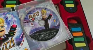 Buzz! Un Mondo di Quiz PS3 con 4 controller