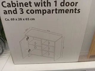 Comodino in legno con 1 porta e 3 scomparti