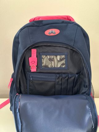 Mochila escolar azul y rosa con mariposas