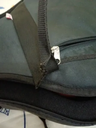 guitarra española en buen estado ajustada