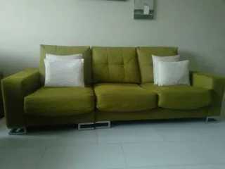 Sofá de 3 plazas verde