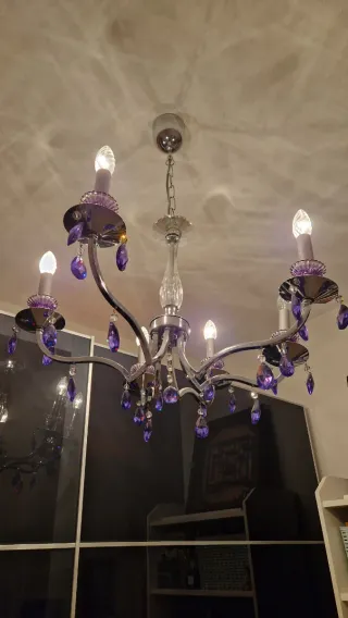 Lámpara de cristal morado y plata y lamparita