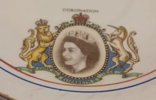 Plato Porcelana Aynsley Coronation Reina Isabel II