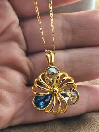 Collar chapado oro 18k con colgante azul