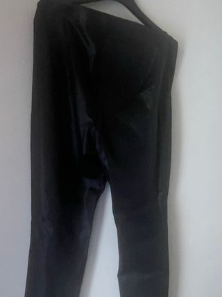 Pantalón pitillo negro talla 44