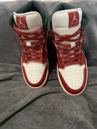 Jordan 1 Mid (Sail-Midnight Green-Pure Platinum)