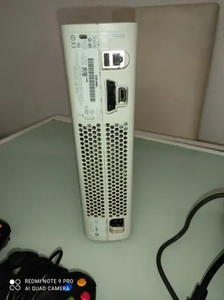 Xbox 360 con mando y cable