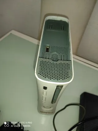 Xbox 360 con mando y cable