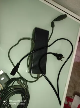 Xbox 360 con mando y cable