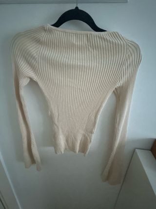 Camiseta H&M escote corazón beige