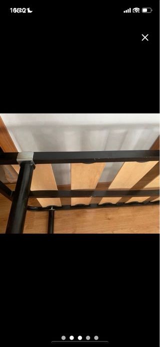 Colchón y somier con lamas de madera . sin uso