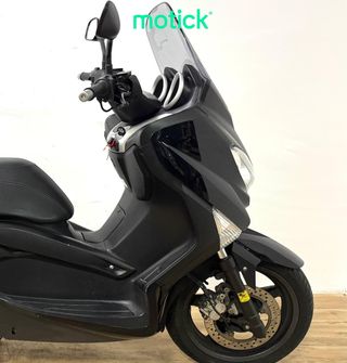YAMAHA XMAX 125