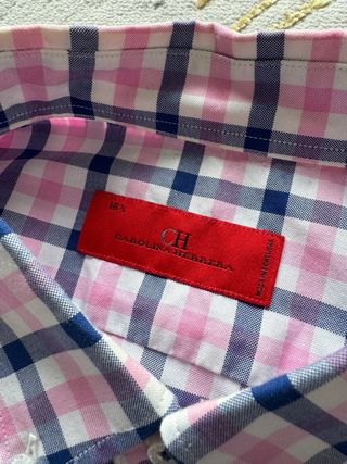 Camisa Carolina Herrera xadrez rosa e azul