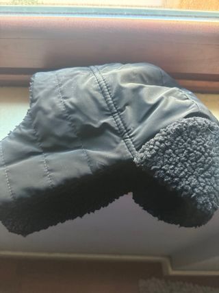 Gorro de borreguito negro