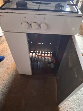 Cocina de gas blanca