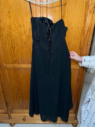 Vestido negro palabra de honor con pedrería