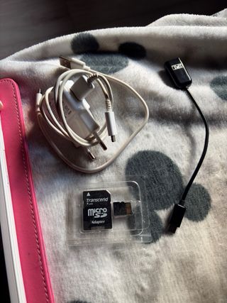 Samsung Galaxy  y teclado blanco (mediamark)