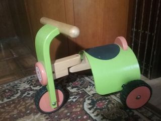 Triciclo de madera para niños