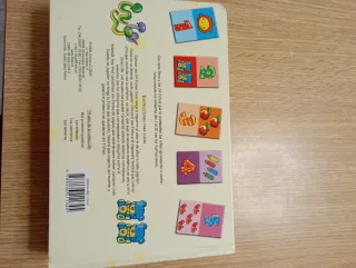 Libro con números y fichas