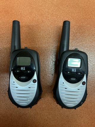 Walkie Talkies con Cargador y Fundas