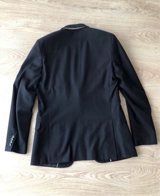 Traje slim fit negro con relieve