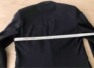 Traje slim fit negro con relieve