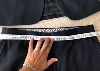 Traje slim fit negro con relieve