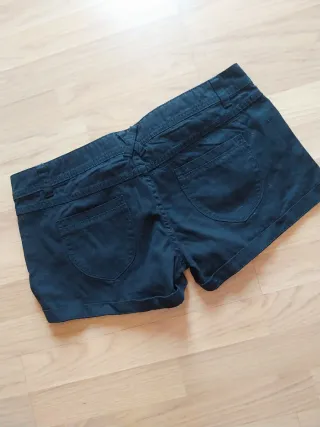 Pantalón corto negro talla L/40
