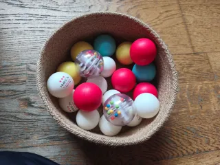 Juguetes para bebé: elefante y torre de bolas